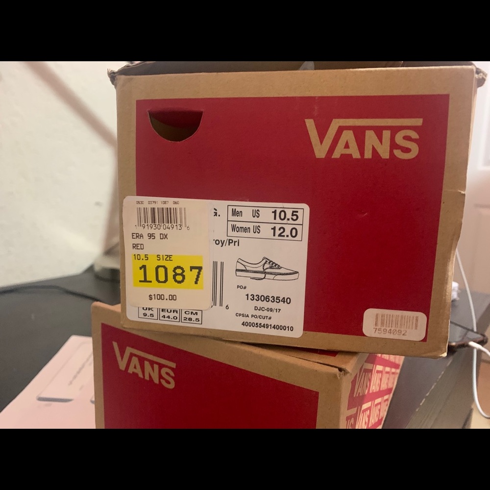 Vans x FOG Size 10.5 and 11 - Picture 5 of 6